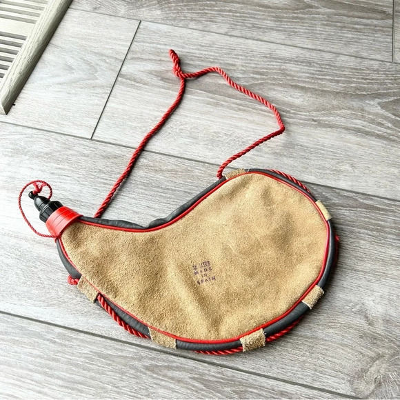 Genuine Spanish Leather Bota Bag Spanish Wine Skin - Picture 1 of 6